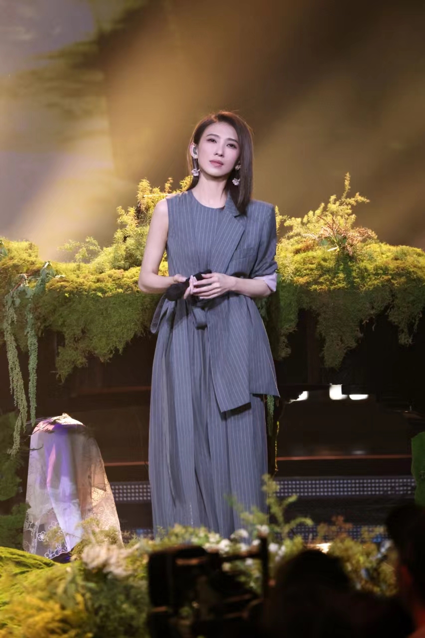 怎样歌词戴佩妮