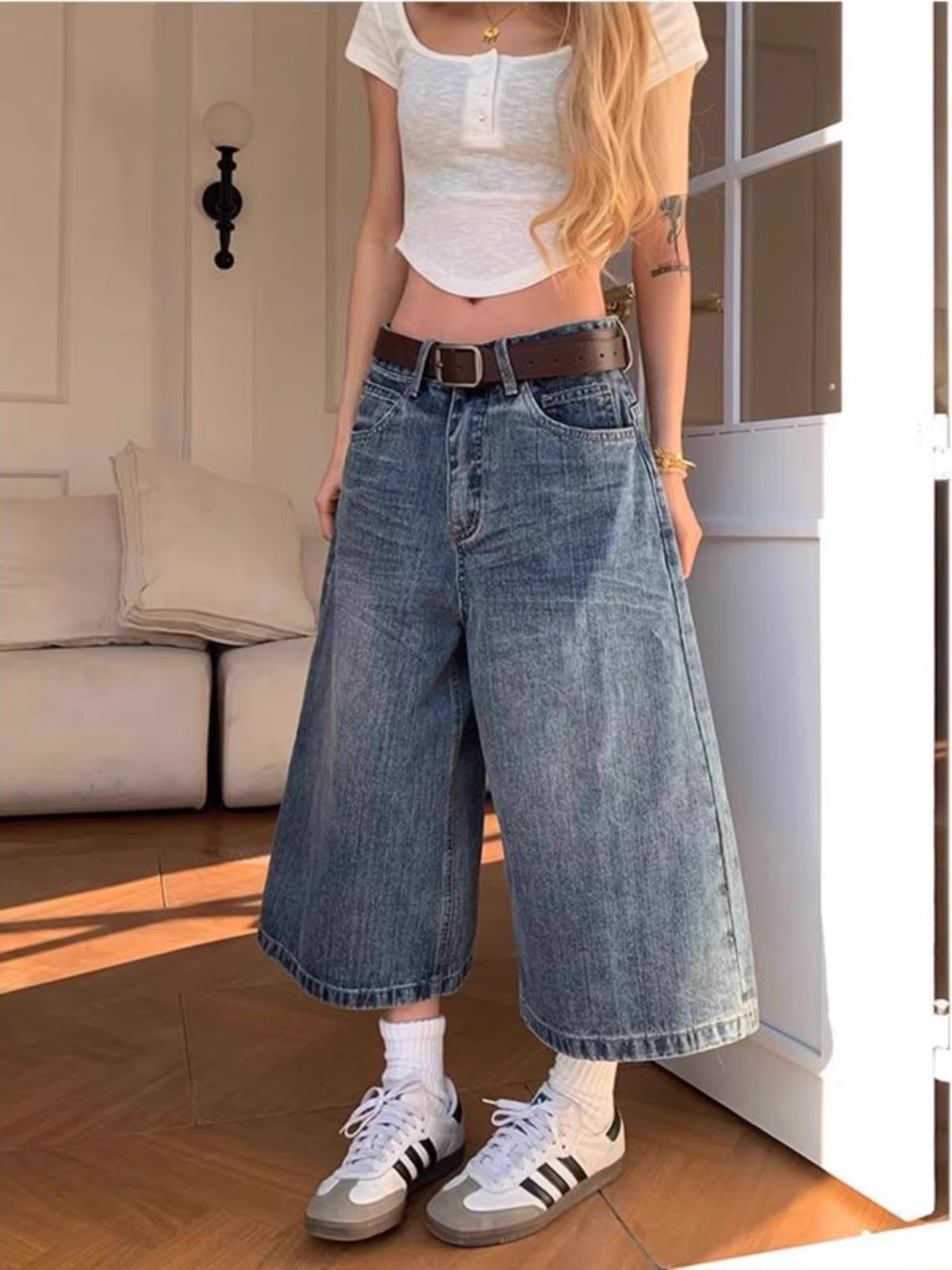 牛仔阔腿裤搭配