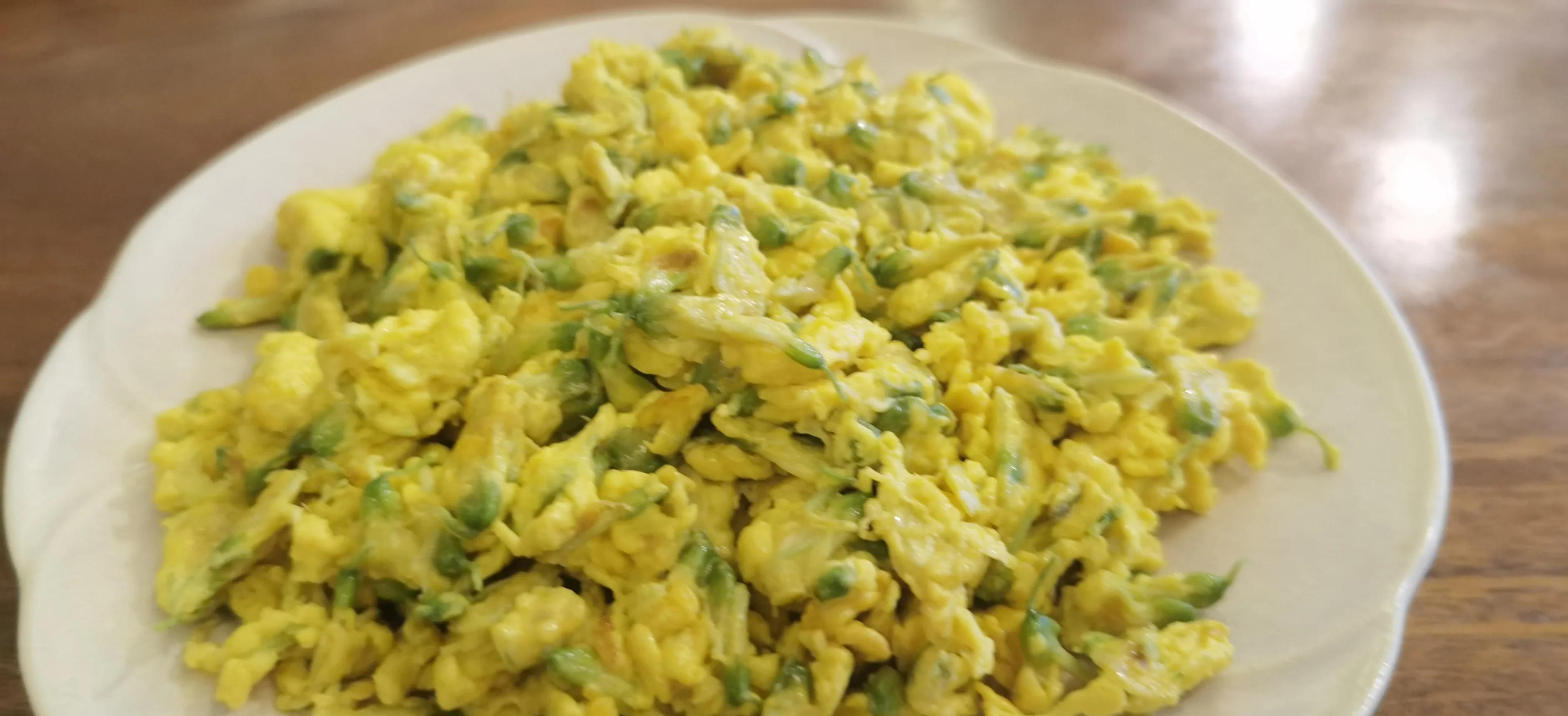 洋槐花炒鸡蛋的烹饪方法